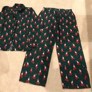 GAP Holiday Green Women's Pajama Set with Santa Print